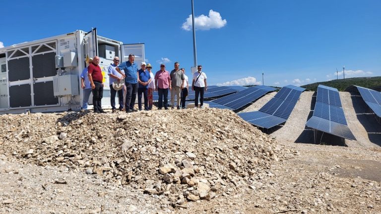 Članovi Uprave i predstavnici Gospodarskog vijeća HATZa posjetili sunčanu elektranu Pometeno Brdo